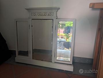 Vecchio specchio da appoggio o pensile in legno.
