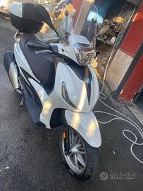 piaggio beverly 400