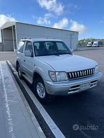 TOYOTA LAND CRUISER 90