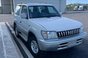 TOYOTA LAND CRUISER 90