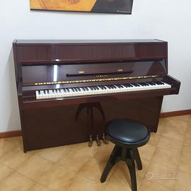 Pianoforte Yamaha U1 - verticale