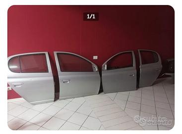 4 sportelli Yaris prima serie