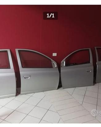 4 sportelli Yaris prima serie