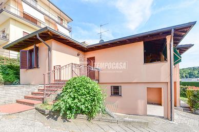 Lipomo - Villa singola con giardino e box.