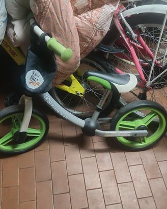 4 bici equilibrio e a pedali per bimbi