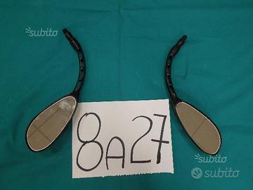 Specchi con attacchi