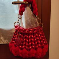 borsa marshmallow velluto rosso 