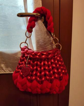 borsa marshmallow velluto rosso 