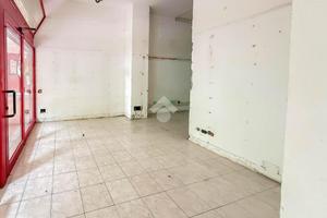 NEGOZIO A BRUGHERIO