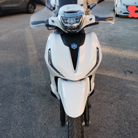 Beverly 300
