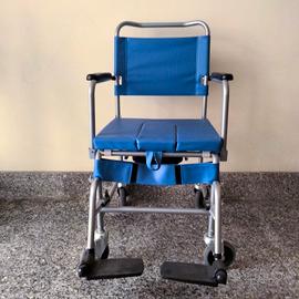 Sedia a rotelle wc ausilio per anziani e disabili