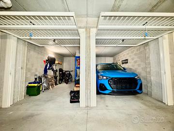 BOX Doppio con corrente in palazzina recente