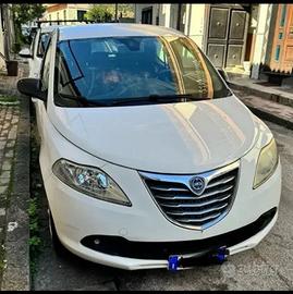 Lancia ypsilon 1.2 benz e gpl