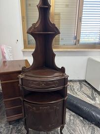 Angolare stile antico