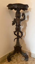 Antico tavolino gueridon con moretto