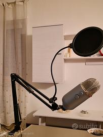 Microfono Blue Yeti Grigio + Asta + LED