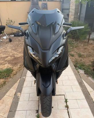 TMAX 560