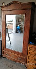 Armadio a specchio in legno