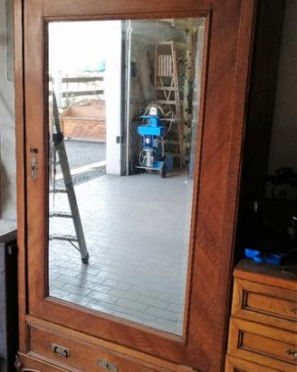 Armadio a specchio in legno