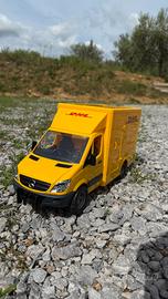 Furgone DHL e muletto Bruder