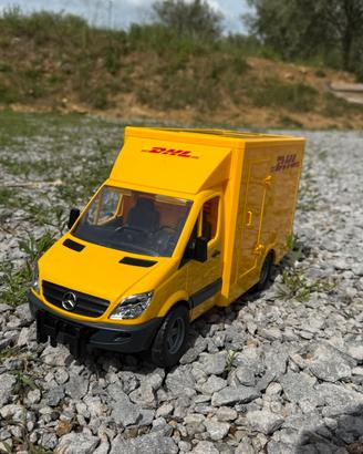 Furgone DHL e muletto Bruder