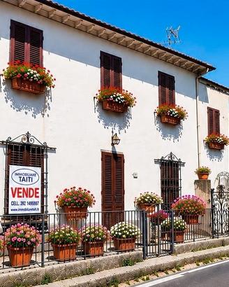 Terratetto angolare con esterno
