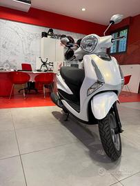 YAMAHA D'ELIGHT 125 DEL 03/2023 CON 1.900 KM