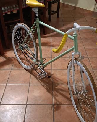 bicicletta scatto fisso 