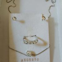 Parure swarovski.