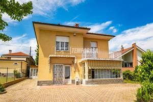 SOLUZIONE INDIPENDENTE con GIARDINO