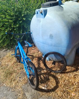 bicicletta bmx