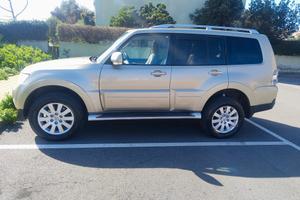 Mitsubishi Pajero V80