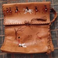 Borsa a tracolla in pelle dipinta a mano