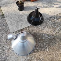 due lampadari in metallo 