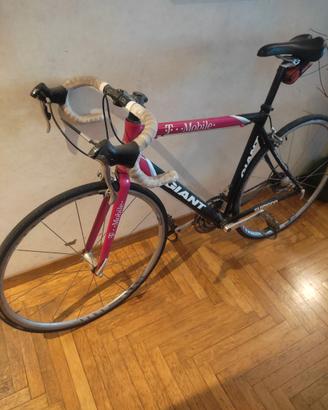 Bicicletta giant t mobile