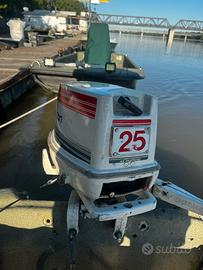 Jhonson 25cv gambo corto