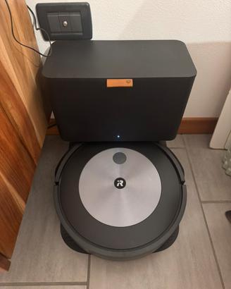 Roomba j7+ con base + una spazzola e filtri nuovi