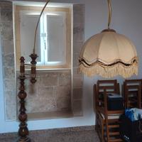 Lampada da terra antica con pulsante a piede