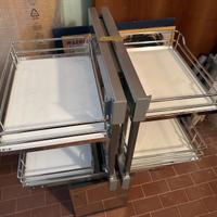 Arredo Cucina con movimento di estrazione angolare