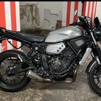 Yamaha xsr700 piu accessori
