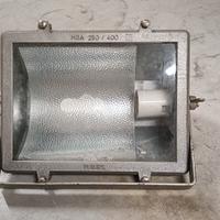 faro proiettore industriale 