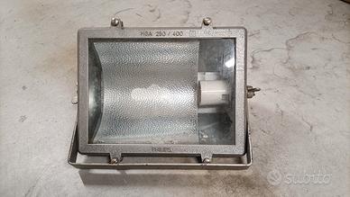 faro proiettore industriale 