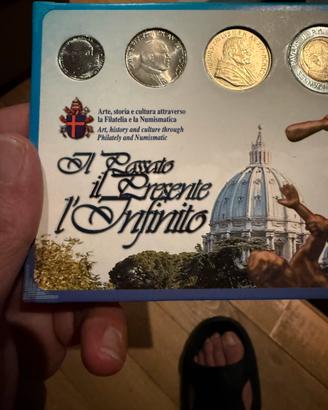 Francobolli e coni Del Vaticano in lire