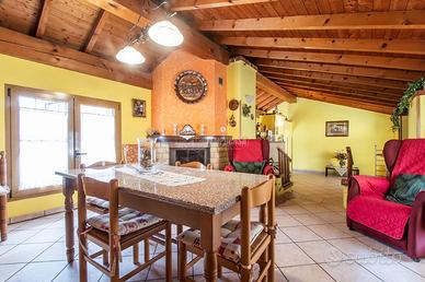 LURAGO MARINONE - APPARTAMENTO SU DUE LIVELLI CON