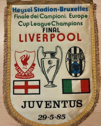 Gagliardetti Juventus gare coppe europee anni 80-9