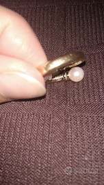 Anello contrarie', in oro con perle