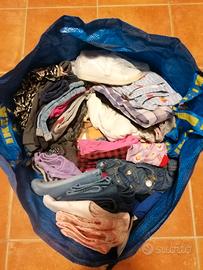 Vestiti usati per bambina, 50 pezzi, 1 euro l'uno