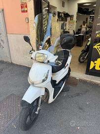 Peugeot Tweet 125 - 2013 - PERMUTE