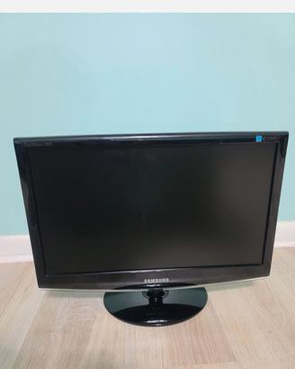 Samsung SyncMaster 2033HD 20" HD LCD TV / Monitor