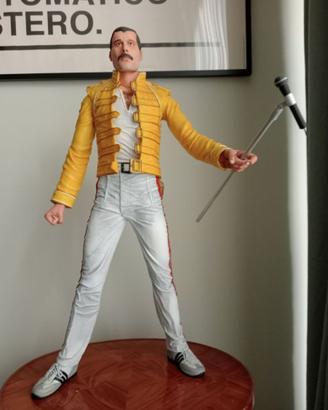 Freddie Mercury Queen 18" funzionante 45 cm NECA